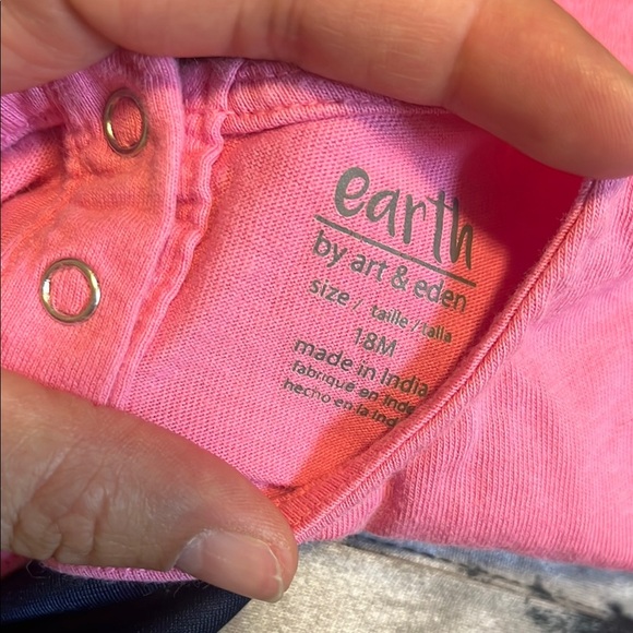 Earth Bubblegum Pink Short Sleeve Tee with Gathered Detail - Picture 2 of 2